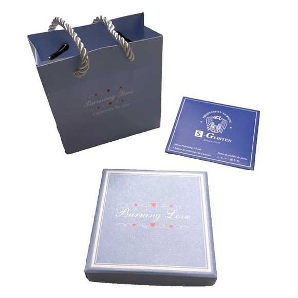 Burning Love Mother-in-Law Necklace; Sterling Silver Circle Pendant; NWT - Picture 3 of 4